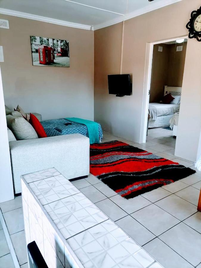 Poolside Guest House Port Shepstone Oda fotoğraf